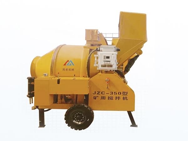 礦用濕噴臺車(chē)，礦用混凝土泵，礦用攪拌機發(fā)貨